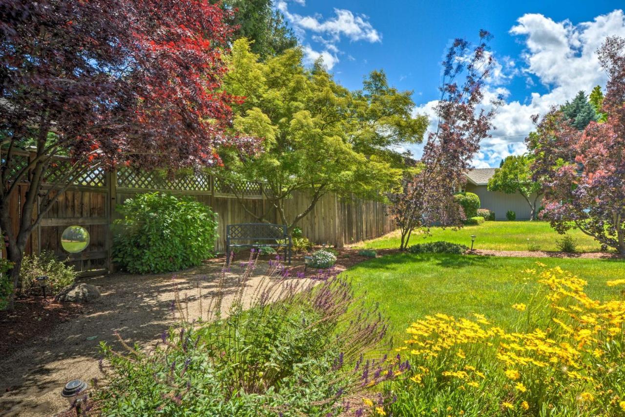 Central Medford Family Retreat With Large Yard! Esterno foto