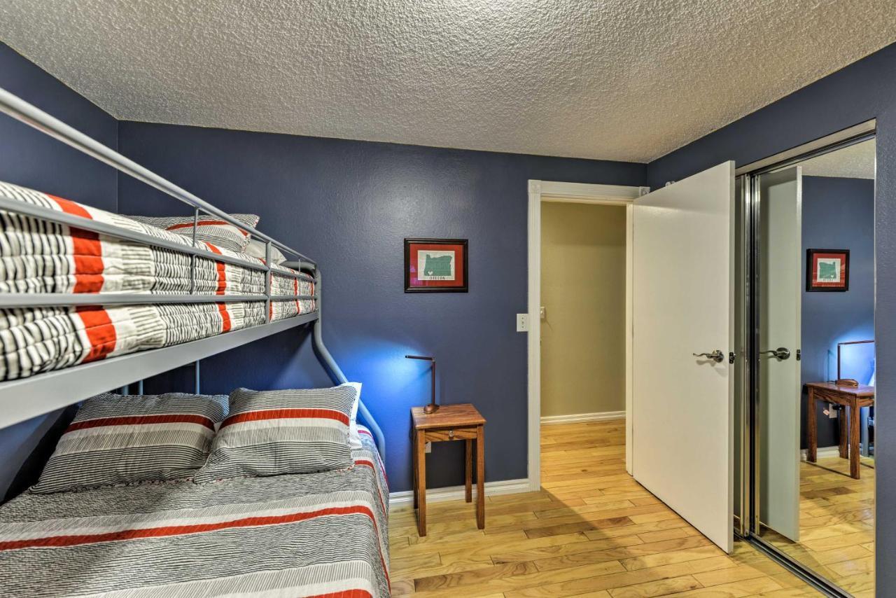 Central Medford Family Retreat With Large Yard! Esterno foto