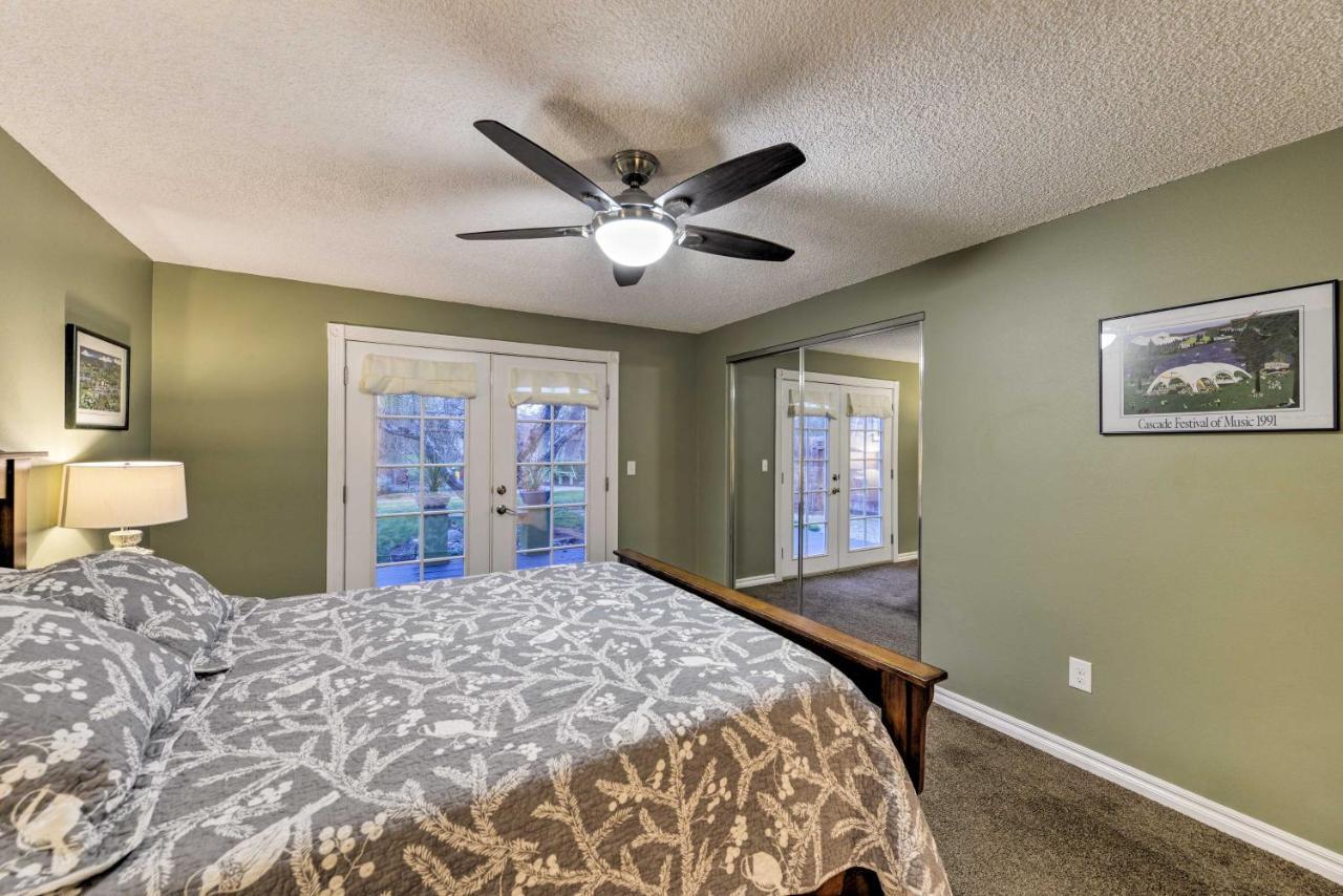 Central Medford Family Retreat With Large Yard! Esterno foto