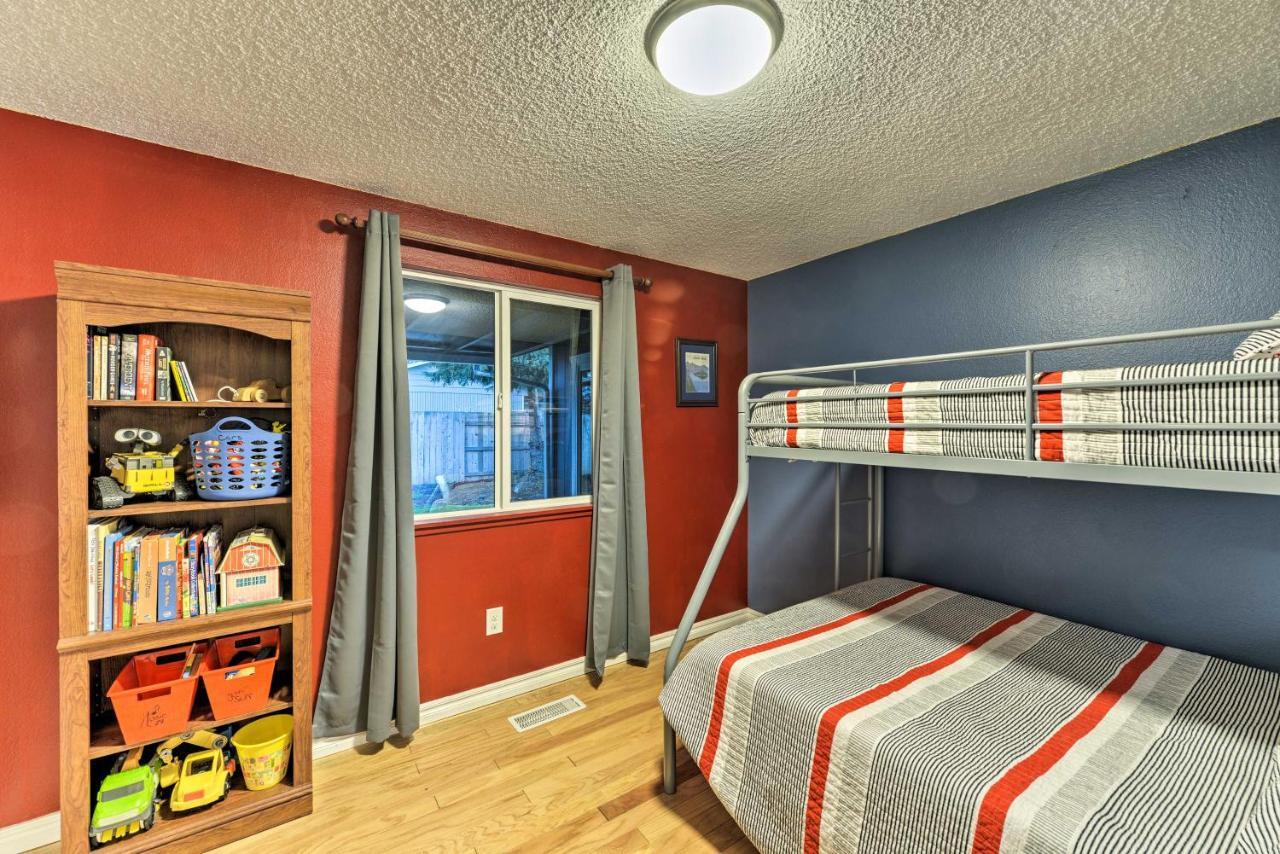 Central Medford Family Retreat With Large Yard! Esterno foto